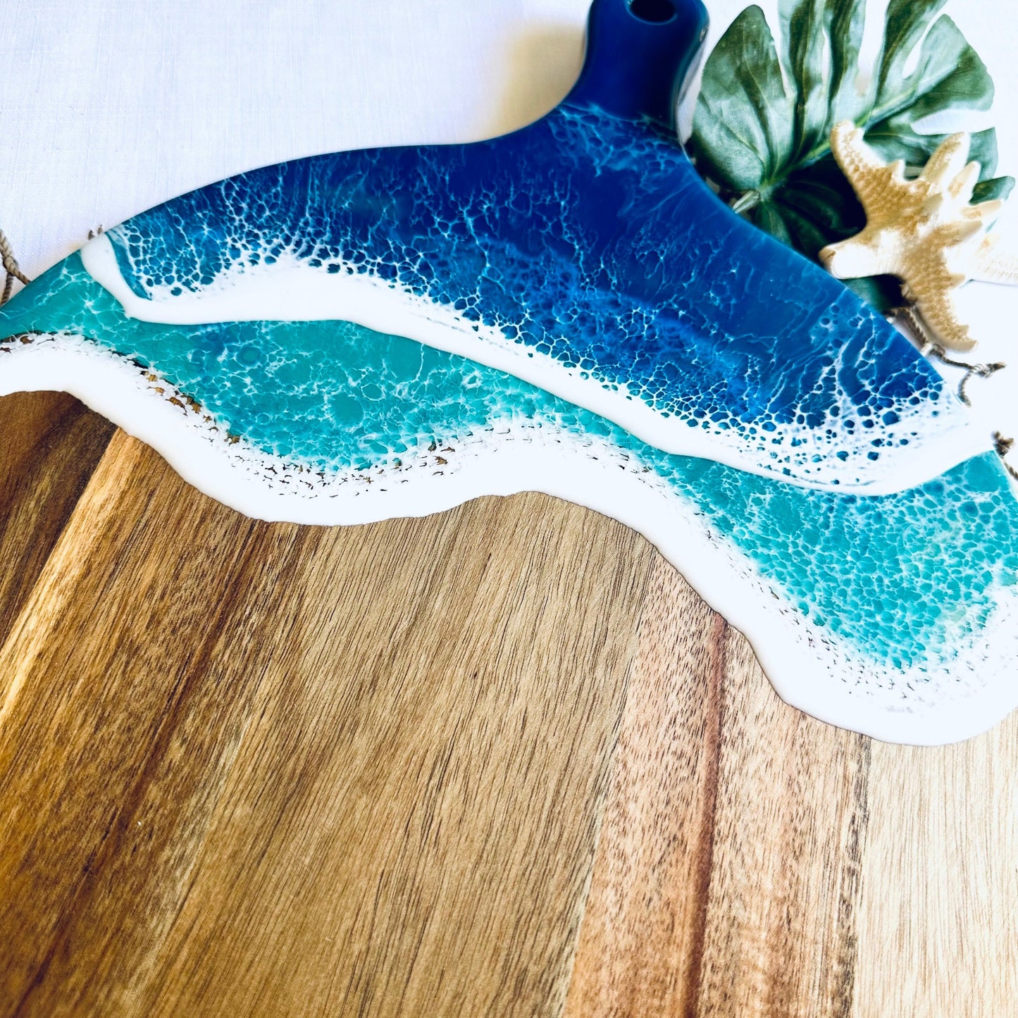 Round Wooden Cutting Board with Resin Ocean Wave