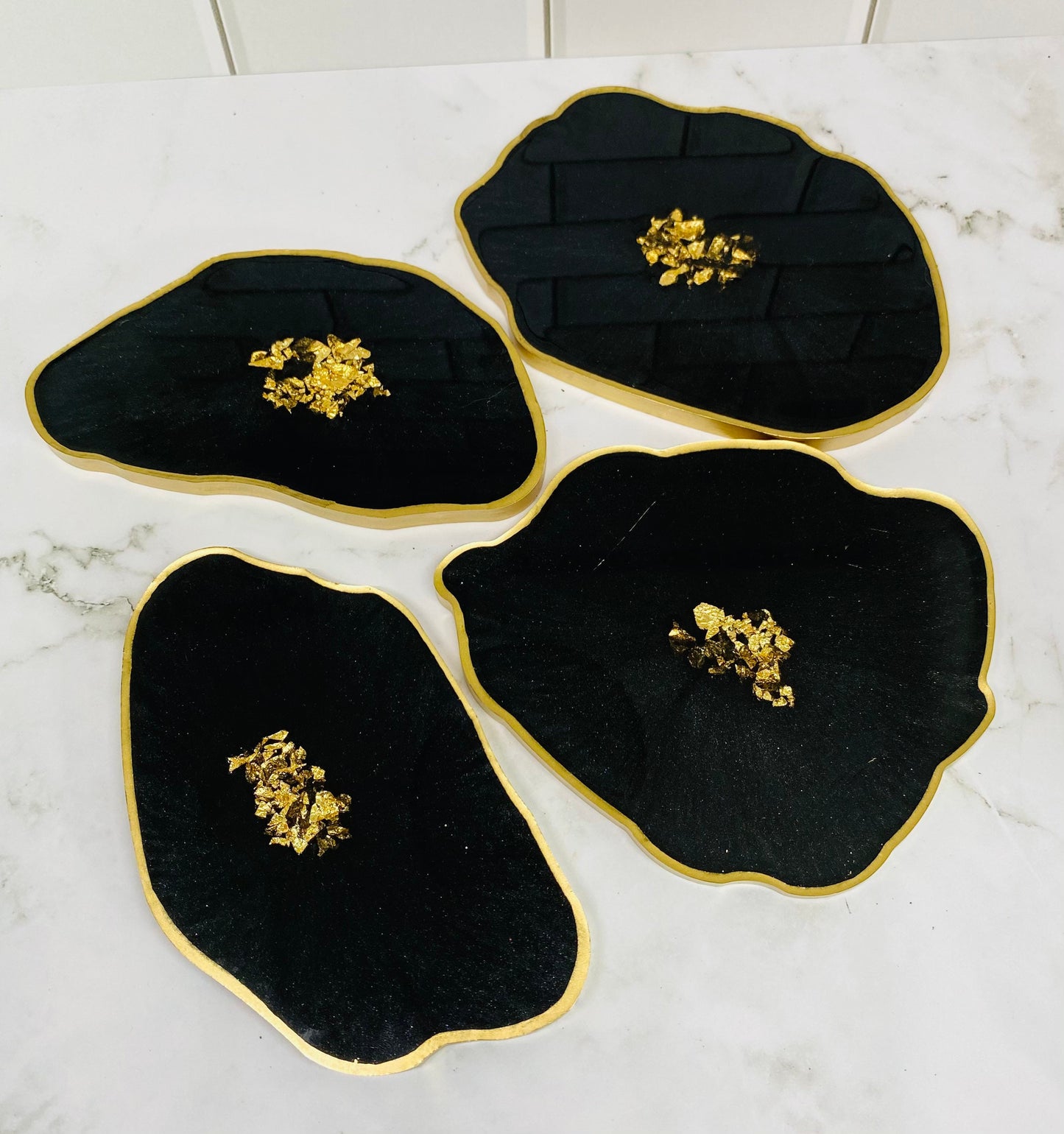 Black and Gold Geode Coasters, Set of 4 coasters, Home Decor, Gift for Her, Unique Gift, Resin Coasters